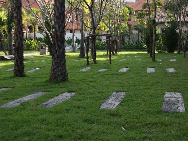 รีสอร์ท โอเชี่ยนบรีซรีสอร์ท 4*